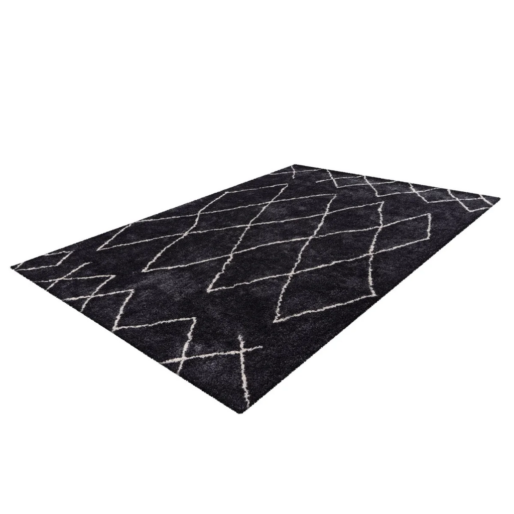 Tapis berbère noir à poils longs avec motif losanges géométriques blancs