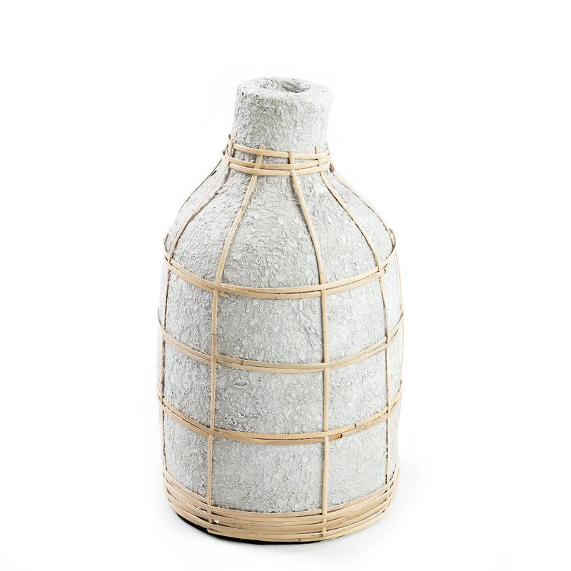 Vase en béton et rotin gris naturel courbé pour fleurs séchées – H24 cm