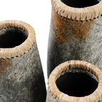 Vase cylindrique en terre cuite gris antique avec détail en raphia – H31 cm