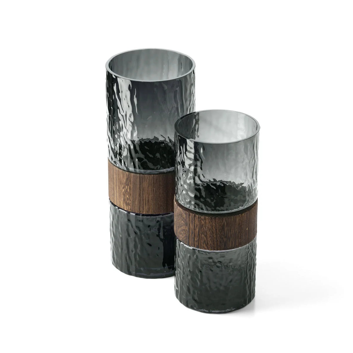 Deux vases cylindriques en verre fumé texturé et bois foncé, H29 cm