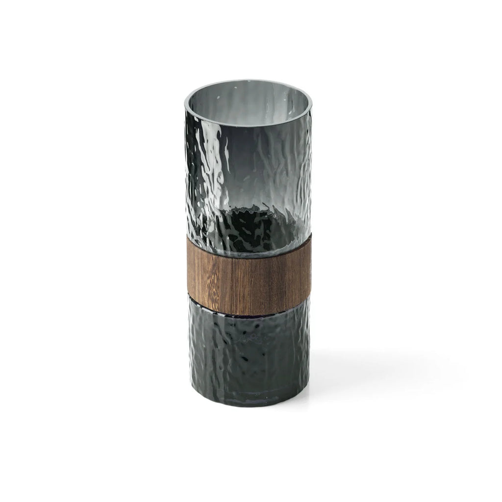 Vase cylindrique en verre fumé et bois foncé, H29 cm, texture martelée