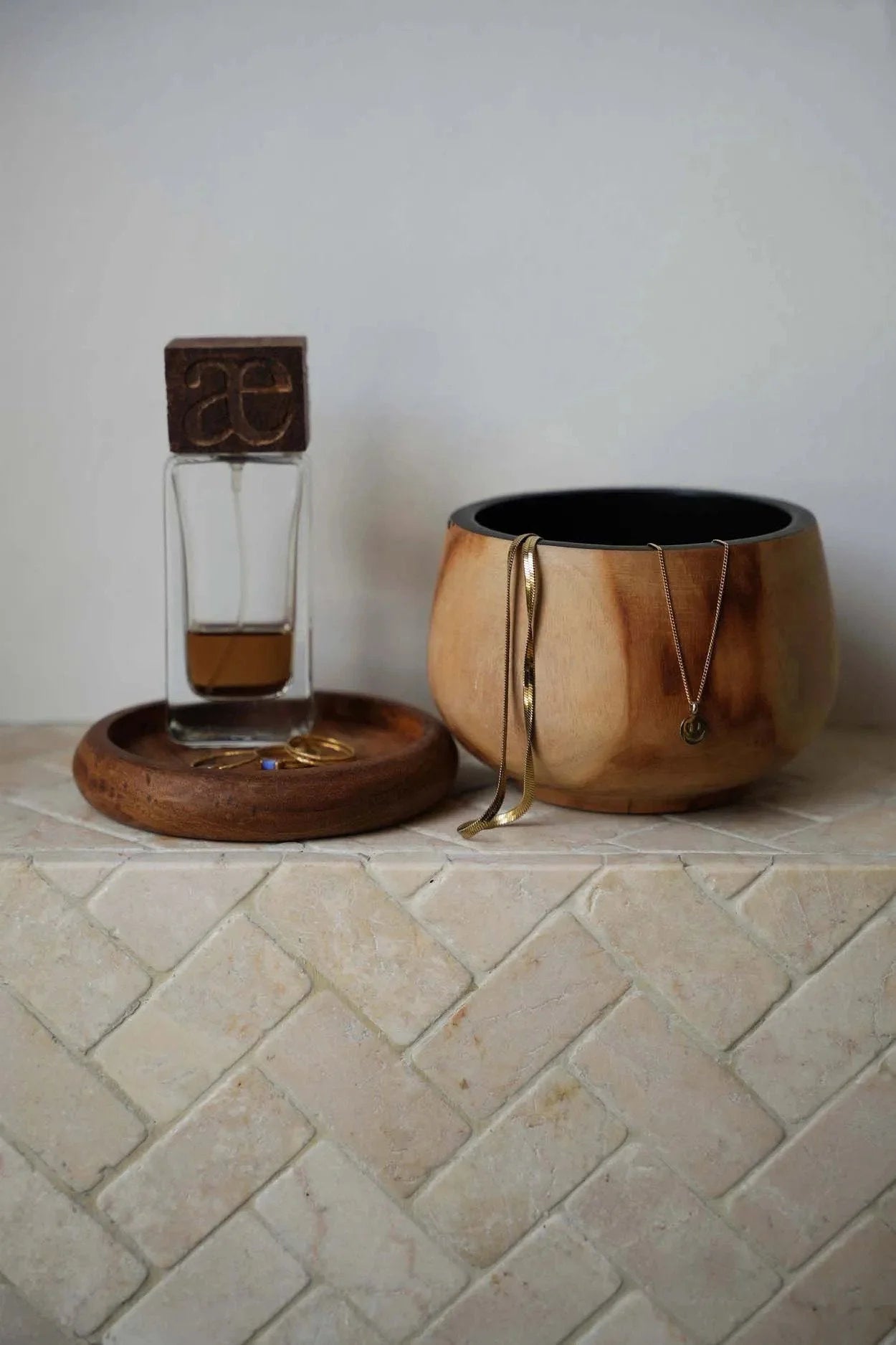 Pot en cuivre et bois avec anses laiton, design minimaliste